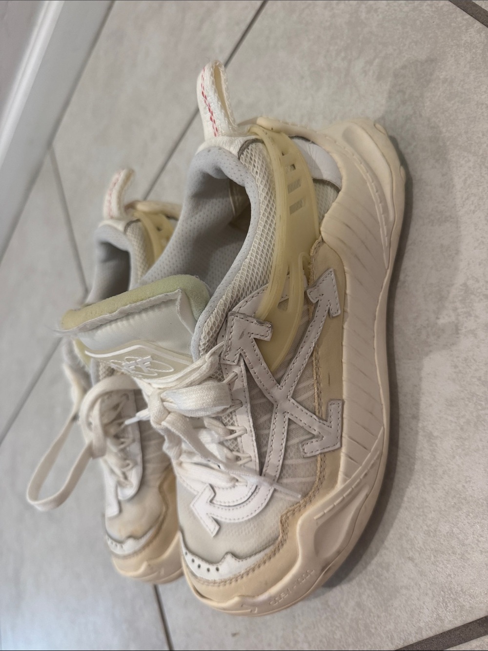Off-White Kids Cream and White Arrow Logo Sneakers